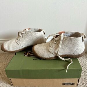 Keen womens Mosey Chukka, Natural Felt /Birch. SZ 7.5